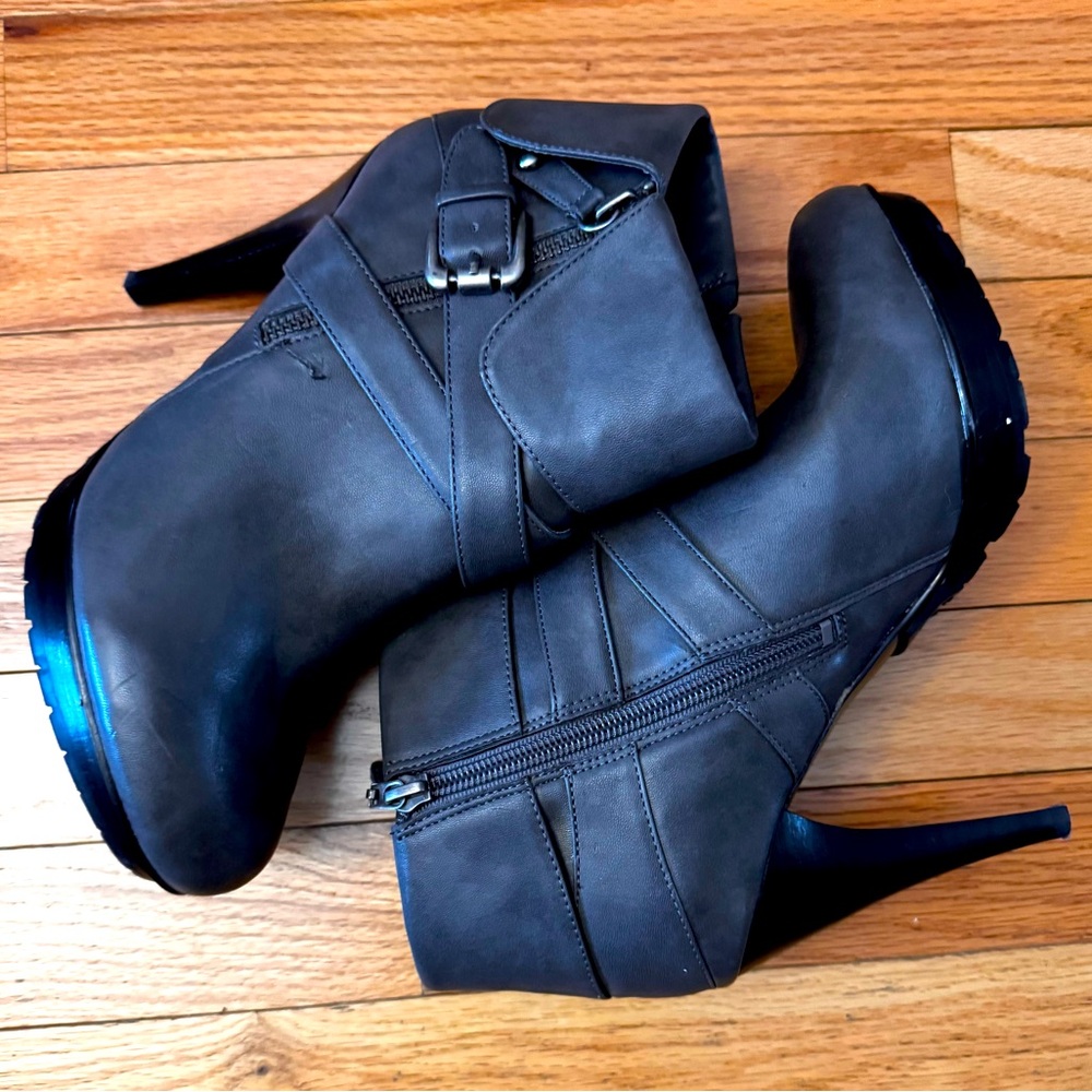 Guess smoked gray 4 inch bootie, platform with cross cross buckle